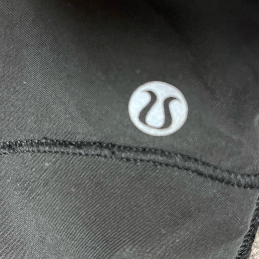 lululemon shorts size 12 - Picture 3 of 5